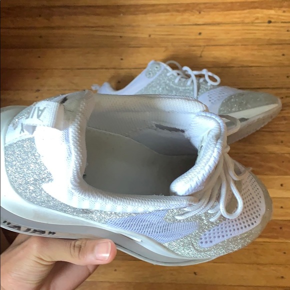 Getting Rid Of Shoes - Picture 3 of 5